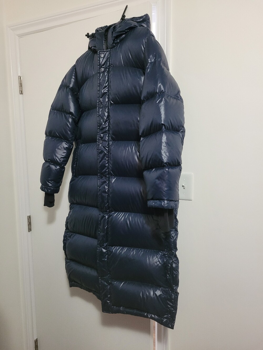 TNA SUPER PUFF LONG WOMENS MEDIUM SHINY DARK BLUE